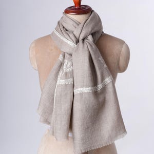 Natural Grey Authentic Cashmere Scarf with White Embroidery – Subtle Luxury