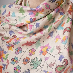 Ivory Kani Pashmina Shawl with Fine Traditional Motifs – Handwoven Art