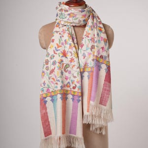 Ivory Kani Pashmina Shawl with Fine Traditional Motifs – Handwoven Art