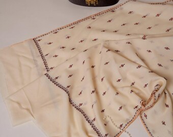 White Mâché Booti Soft Fine Wool Shawl