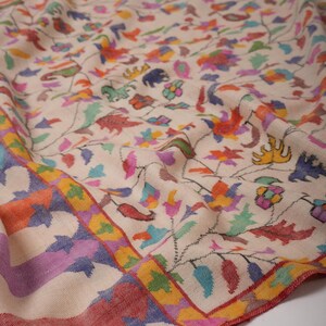 Ivory Kani Pashmina Shawl with Fine Traditional Motifs – Handwoven Art