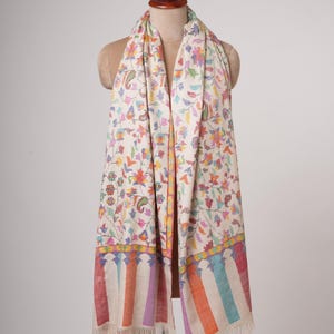 Ivory Kani Pashmina Shawl with Fine Traditional Motifs – Handwoven Art