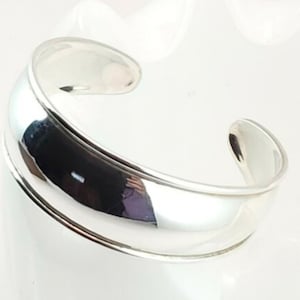 Silpada Sleek Classic 925 Sterling Silver Raised Edges Cuff Bracelet Retired