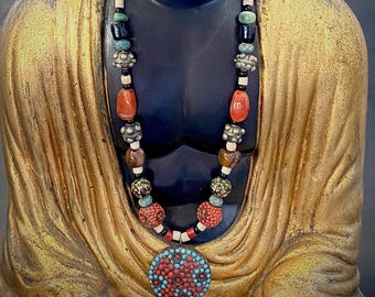 Collier Court Ancien En Corail - XXe Siècle - Couleur Rouge Saumoné - Occasion