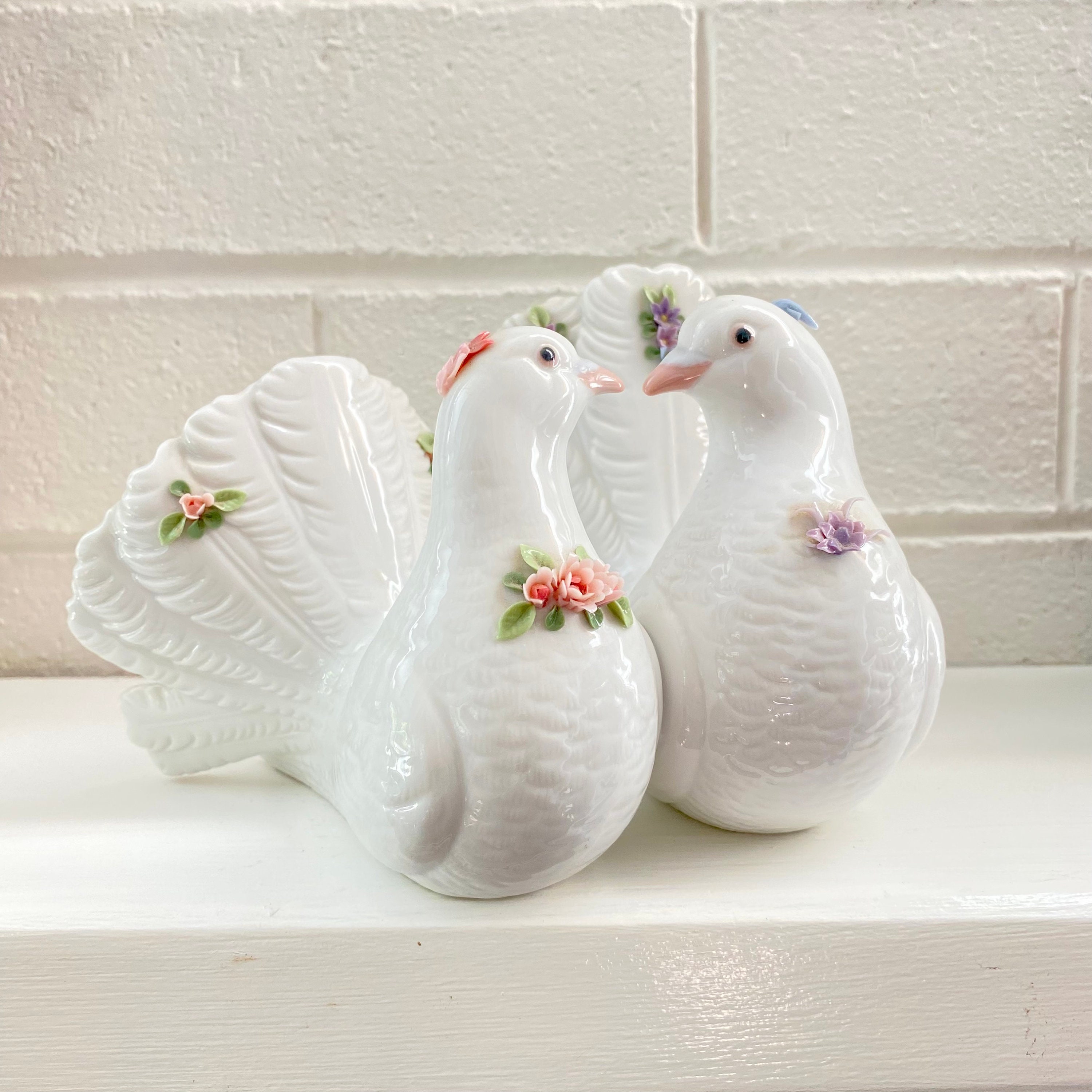 ハト　LLADRO couple of doves リアドロ　鳥　リヤドロ　鳩 Couple of Doves Figurine | Lladró® USA