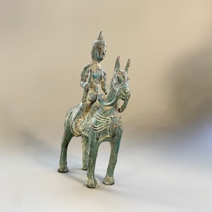 Vintage Indiase bronzen sculptuur - Indiase tempelkunst - weergave van Khandoba-krijger op zijn paard - beeldje Indiase godheid - standbeeld van Shiva