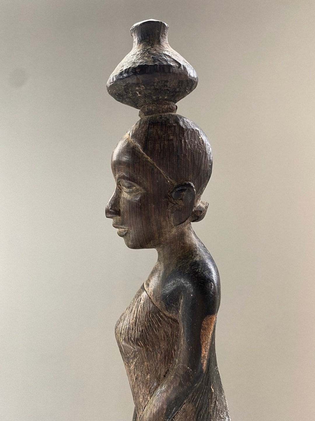 Art Africain - Tête de Femme en bois d'ébène massif Art Africain - Tête de Femme en bois d'ébène massif