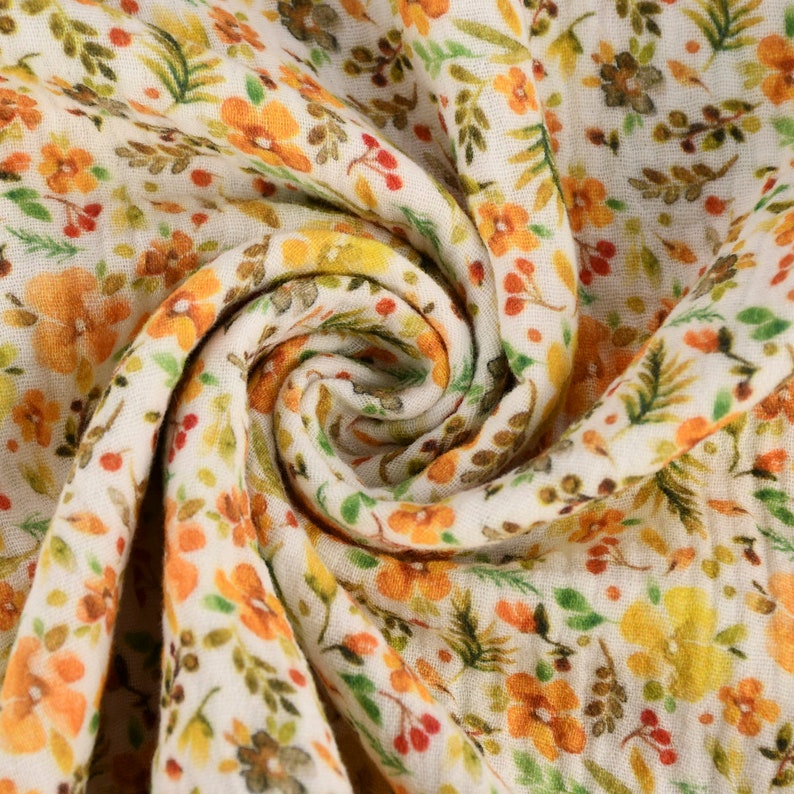 Bekleidungsstoff Musselin Digitaldruck Blumen Bl\u00e4tter offwei\u00df gelb ocker gr\u00fcn 1,30m Breite
