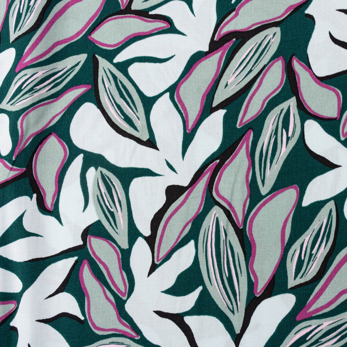 Airflow Bloom in Kiss Metallic - 1.5m Airflow Bloom in Kiss Metallic - 1.5m