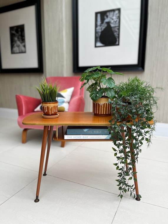 Mid-Century Inspired Two-Tier Coffee Table – Compact Retro Design