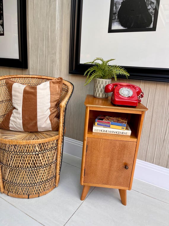 Mid-Century Modern Homeworthy Oak Bedside Cabinet – 1960s British Original
