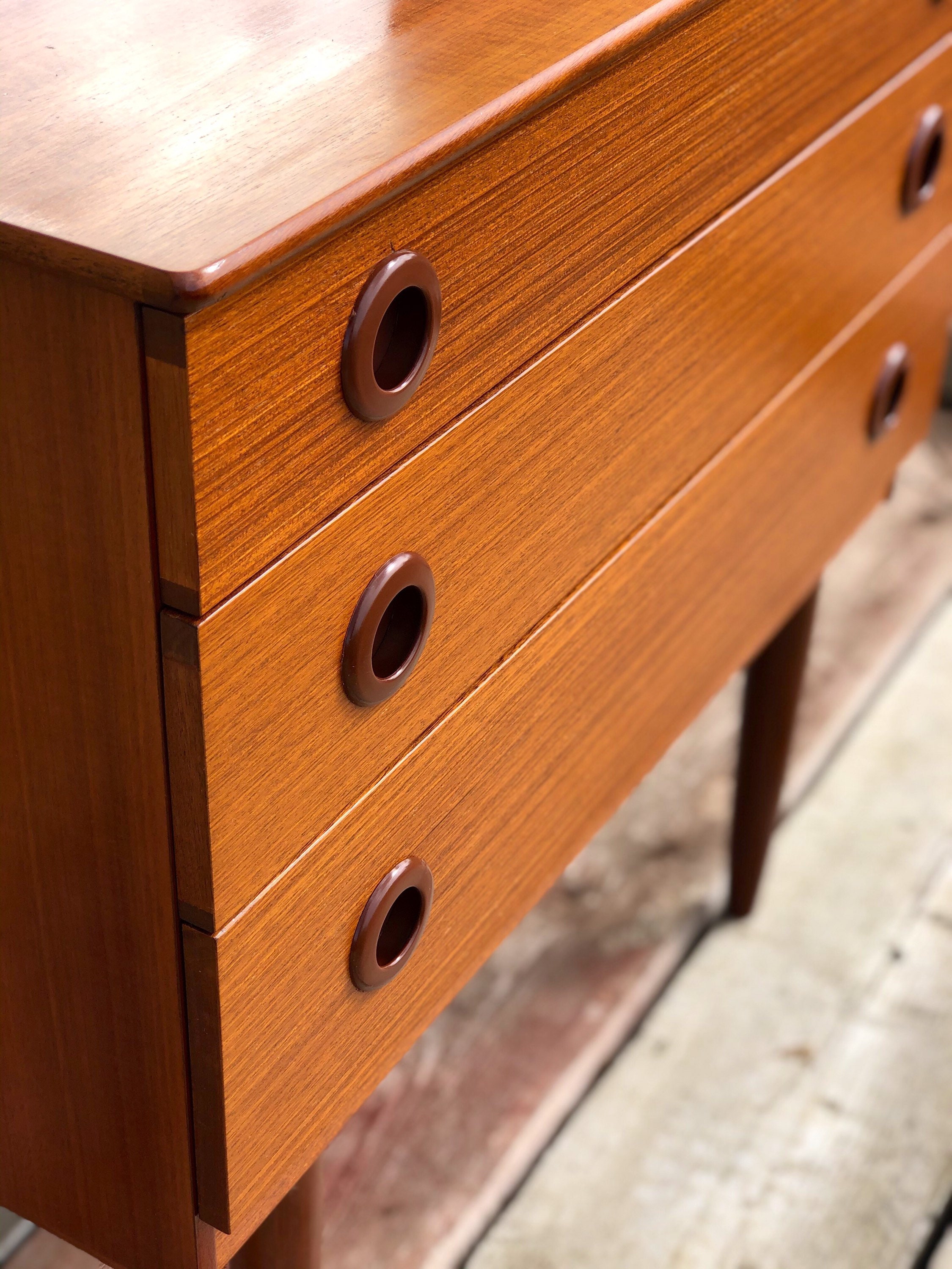 Compact Vintage Schreiber Chest of Three Drawers with Vanity Mirror