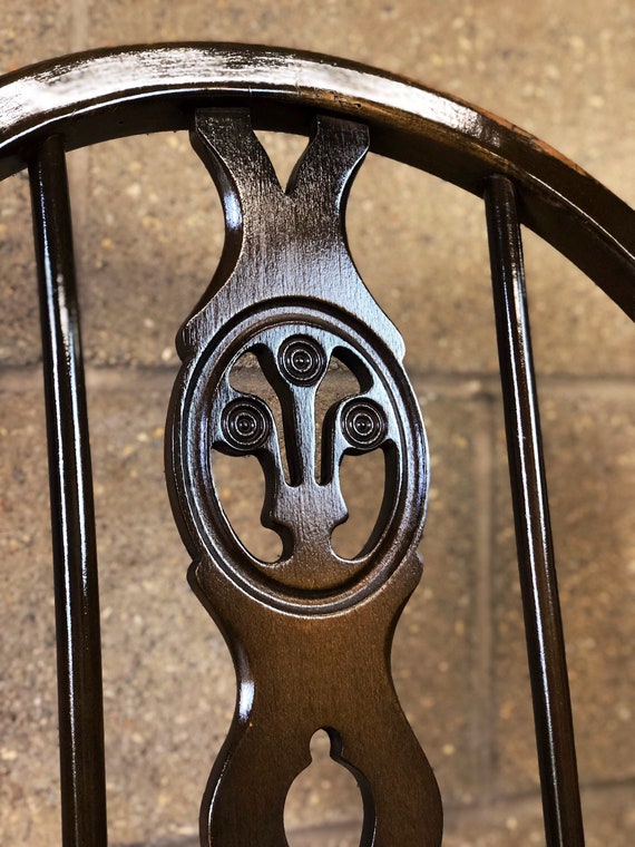 A Pair of Ercol Fleur Du Lys Windsor Chairs - Old Colonial