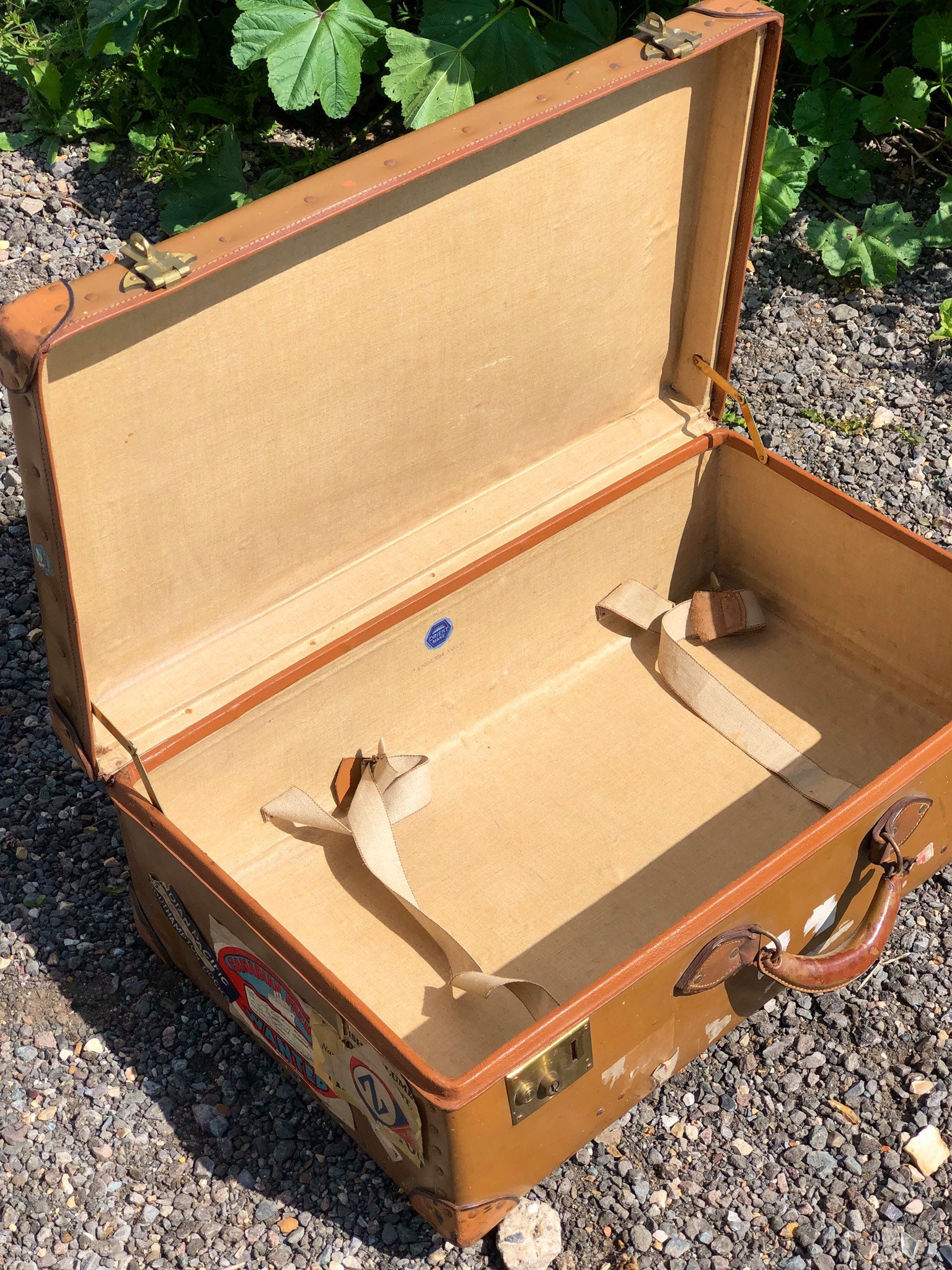 These antique travel trunks let people travel in perfectly