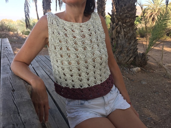 Top calado tejido a dos agujas con hilo fantasia de dos colores combinable con estilo romantico chic y casual. Etsy Polska