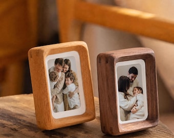 Marco de fotos de madera maciza de nogal y teca para retratos familiares y fotos de boda - Exhibidor con esquinas redondeadas para escritorio o pared - De 2x3 a 8x10 pulgadas