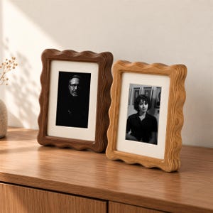Dune Frame – Bilderrahmen aus Holz, wellenförmige organische Form (Größen 4x6 bis 12x16)