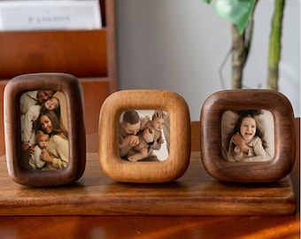 Marco Pebble – Marco de fotos redondeado de madera maciza, marco de fotos de nogal o teca con paspartú, decoración moderna y orgánica para el hogar