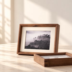 Fotolijst van massief hout, walnoot, teak of beuken, moderne fotolijst voor op tafel of aan de muur, passe-partout op maat, formaten 4x6 tot 16x20 inch.
