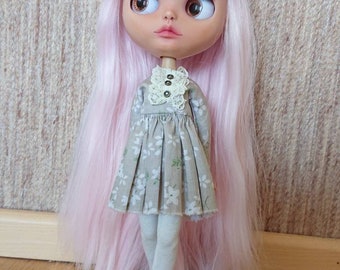 Vestido de muñeca Blythe, gris con flores