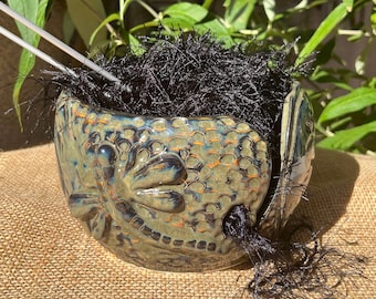 Dragonfly Yarn Bowl Pottery // Dragonfly Pottery, Yarn Bowl Gifts, Yarn Bowl Ceramics, Insect Pottery, Yarn Bowl Crochet, Dragonfly lovers
