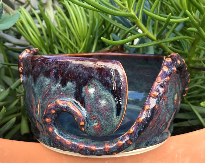 Octopus Yarn Bowl Pottery // Yarn Bowl Ceramic, Ocean Yarn Bowl, Blue