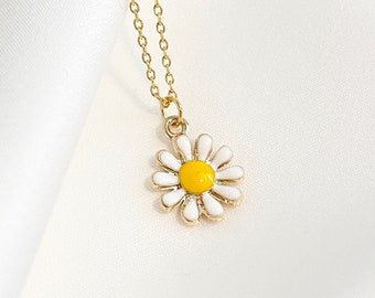 Daisy Necklace,Tiny Daisy Flower Necklace,Dainty Daisy Necklace,Tiny Flower Necklace,Minimalist Necklace,Bohemian Jewelry,Gifts for Her DN43