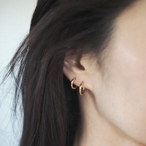 CLAIRE Hoop Earrings Huggie Hoops Gold Huggies Gold Hoop Earrings Dainty Hoop Earrings Minimalist Hoops Small Hoops HHE301 image 2