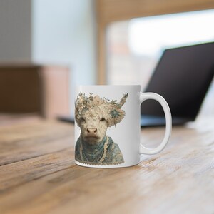 Tazza con mucca delle Highlands e motivo floreale, tazza da tè con ritratto di animale in stile cottagecore, vintage, rustico e shabby chic.