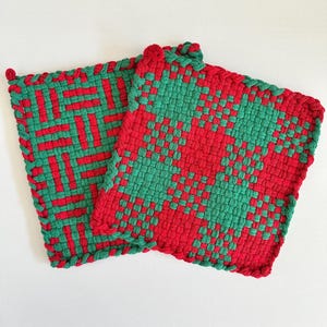 Red and Green for Christmas -  XL Woven 100% Cotton Loop Potholder, 1 Set.  Eco-Friendly.