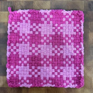 Light and Dark Pink Checkers -  XL Woven 100% Cotton Loop Potholder.  Eco-friendly.