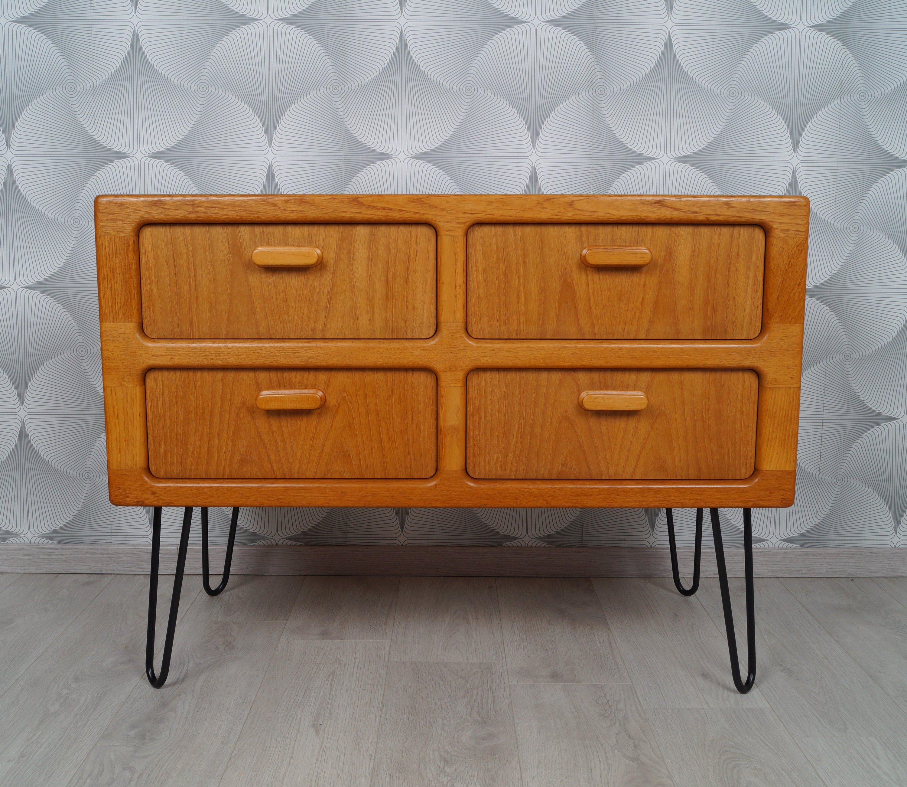 Danish Design Dresser Tunkie