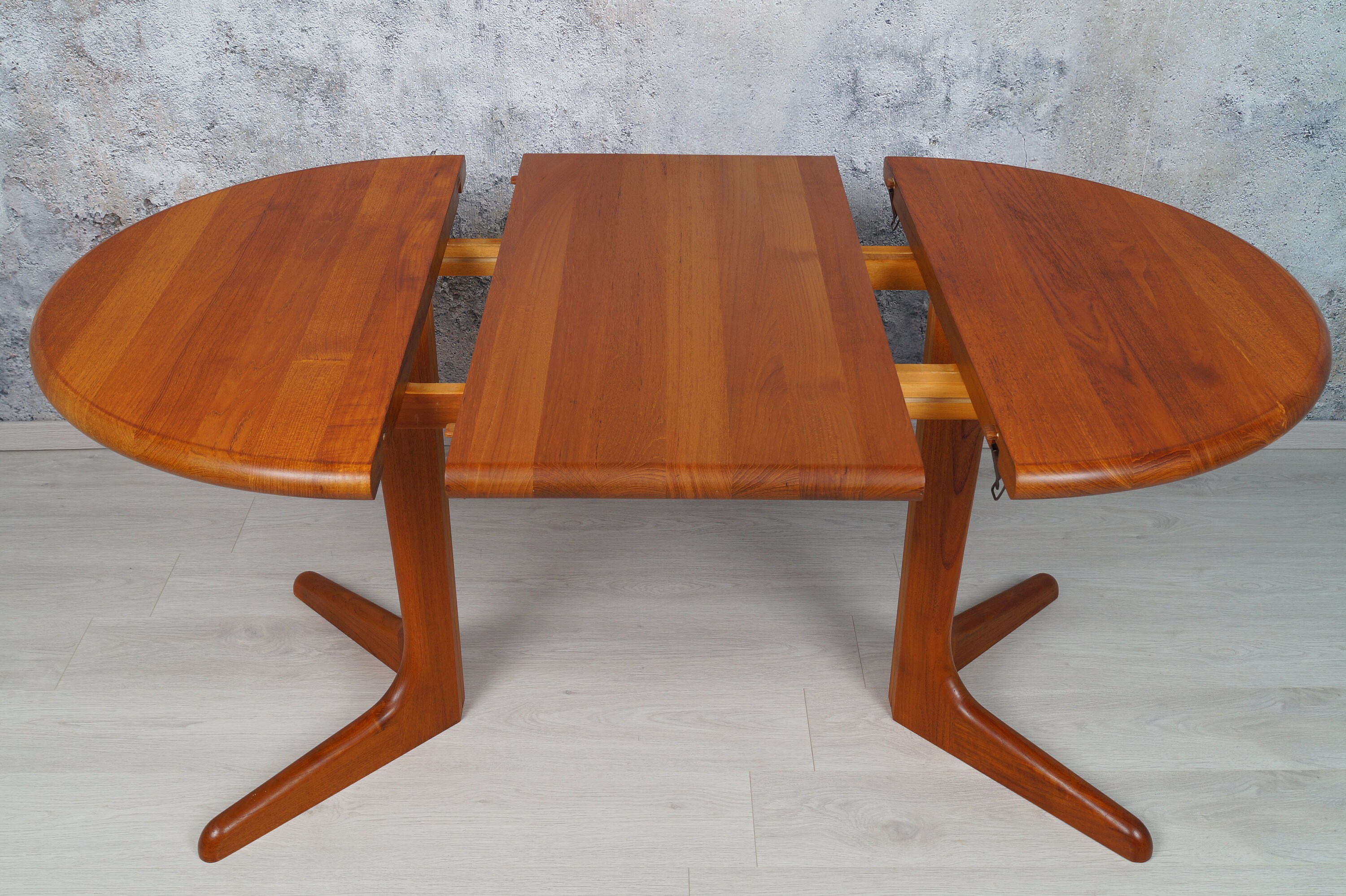 Round Teak Dining Table