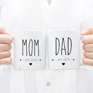 New Mom Dad mug gift set, Baby Boy Baby Girl Gender Neutral, Pregnancy Announcement, Gift for New Parents, Mom and Dad Est. Coffee Mugs Cups