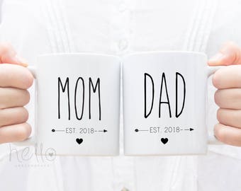 New Mom Dad mug gift set, Baby Boy Baby Girl Gender Neutral, Pregnancy Announcement, Gift for New Parents, Mom and Dad Est. Coffee Mugs Cups