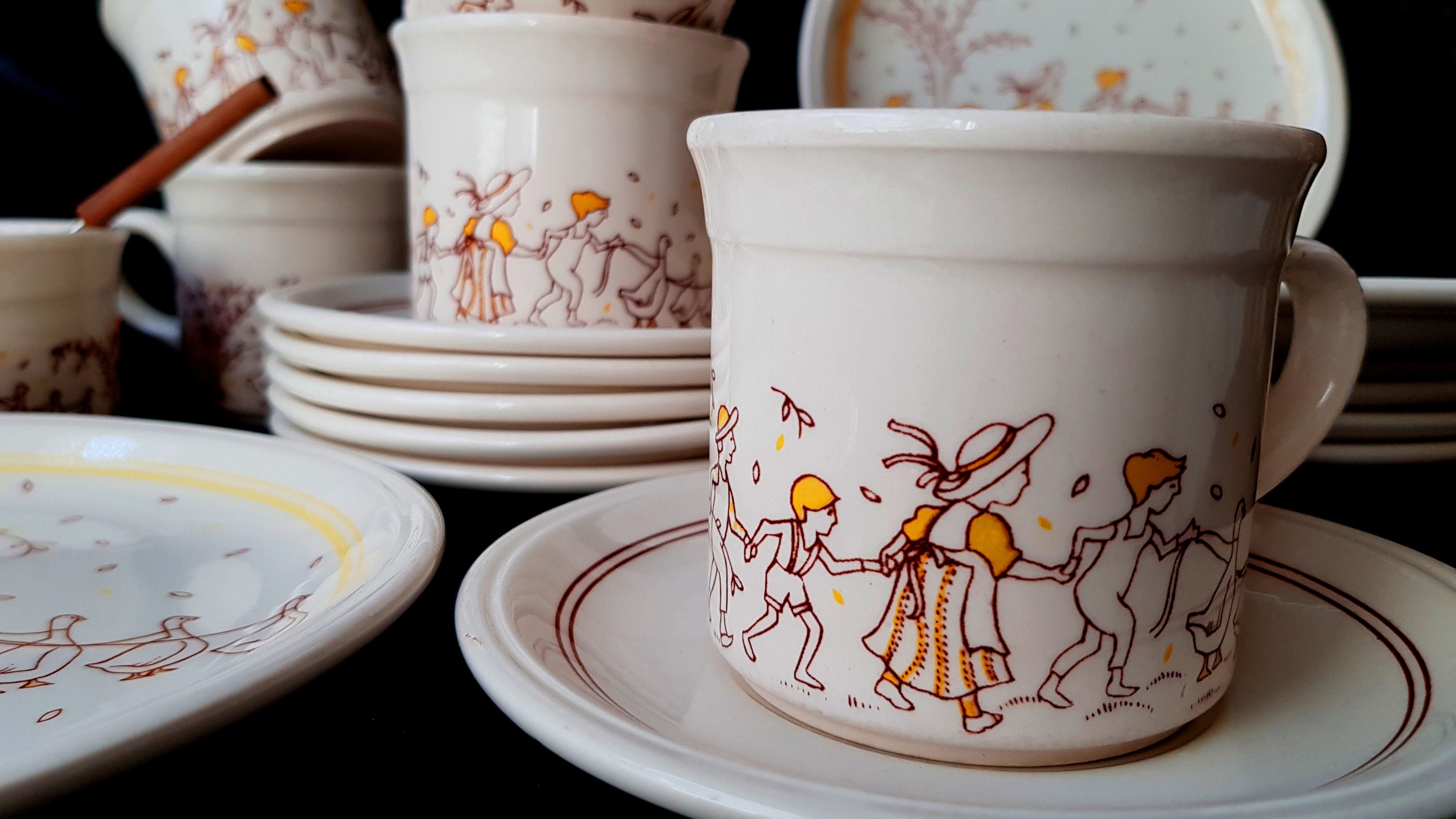 1980's, Biltons Ironstone Tableware, Nineteen Pieces, Excellent ...