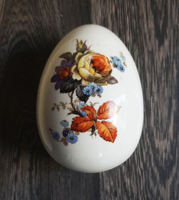 Egg-Shaped Porcelain Trinket Box black Edging German porcelain egg shape trinket box Jewelry Holderdesign JW White with butterfly Motifs