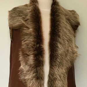 Chaleco de invierno de piel de cordero Toscana marrón castaño: abrigo sin mangas de piel de oveja marrón, tallas S/M/L