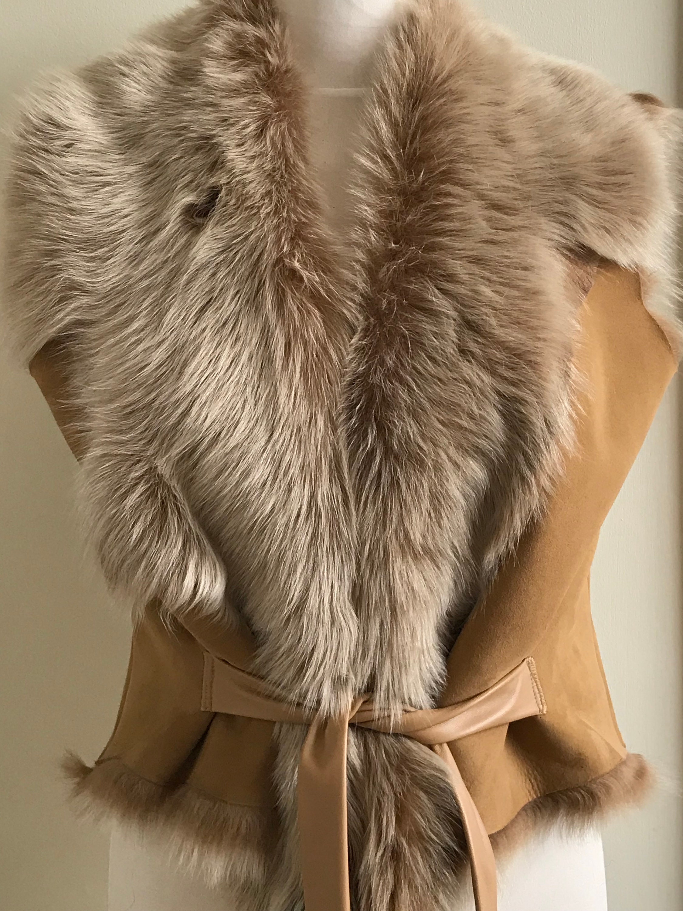 no. / FUR VEST(CAMEL) CINCHED FAUX FUR VEST