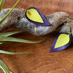 FoliaDuo - Yellow and purple leather earrings
