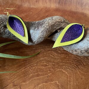 FoliaDuo - Yellow and purple leather earrings