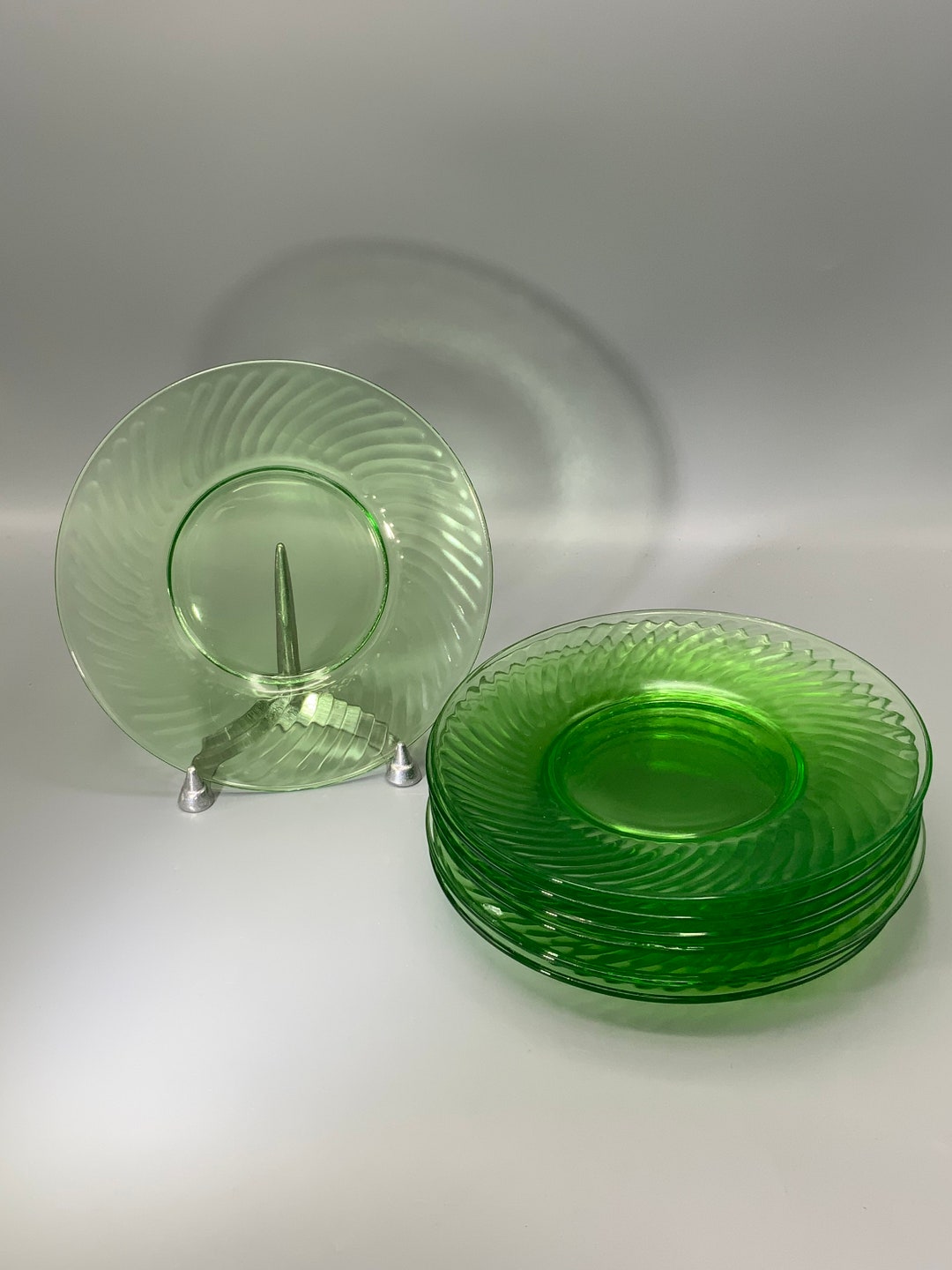 Set of 8 Imperial Swirl Optic Uranium Glass Salad Plates - Etsy