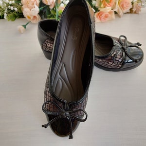 Rubber Sole: The lightweight rubber sole offers superior traction and cushioning, making these loafers ideal for all-day wear.