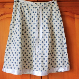 Summer Flared A-Line Skirt, Knee Length Floral High Waisted 90s Skirt, Vintage Women&#39;s Skirt with White Satin Ribbon Belt, Cottagecore Style