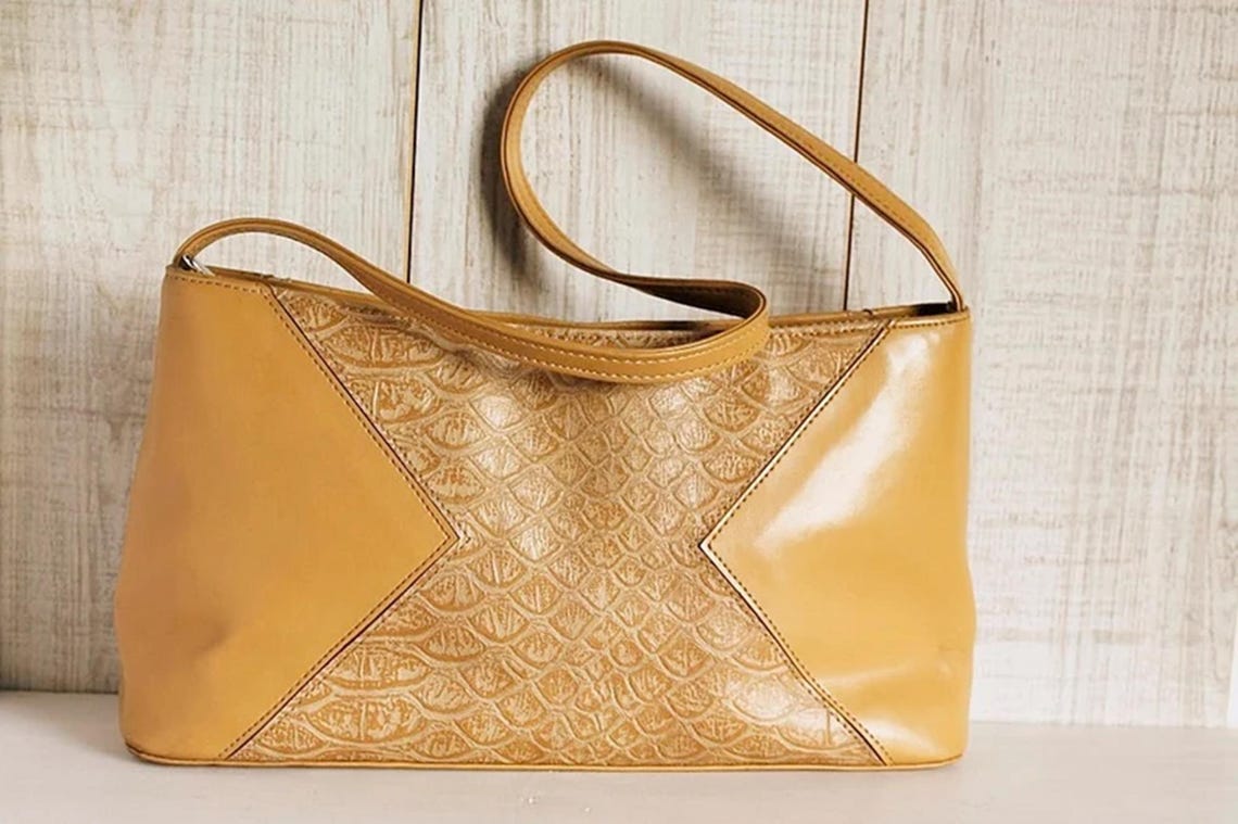 Tan Leather Shoulder Bag, Vintage Boho Handbag, Mock Croc Retro Purse, Bohemian Women's Crossbody Bag, Mid Size Leather Bag, foto 2 di 5