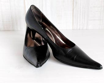 Schwarzes Leder Spitz High Heels, Italienische 80er Jahre Pumps, Klassische Schwarze Heels, Formelle Vintage Schuhe, Schwarze High Heels, 6.5 Schwarze Frauen Pumps