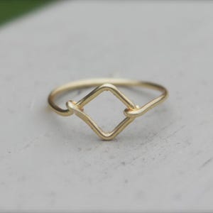 18k Solid Gold Ring 6-9