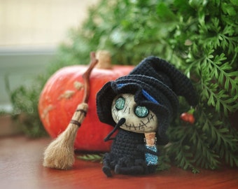 Little creepy blue-eyed witch figurine or Сar pendant toy, Scary toy skeleton, Goth doll, Voodoo doll, Gothic gift for her