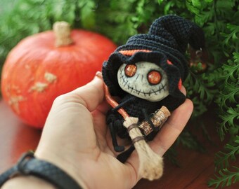 Little creepy yellow-eyed witch figurine or Сar pendant toy, Scary toy skeleton, Goth doll, Voodoo doll, Gothic gift for her