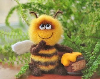 Funny Bee Miniature Plushie - Collector’s Tiny Bee Desk Figurine for Bee Lovers | Cute Little Crochet Bee Toy for Home, Bed, Desk Decor